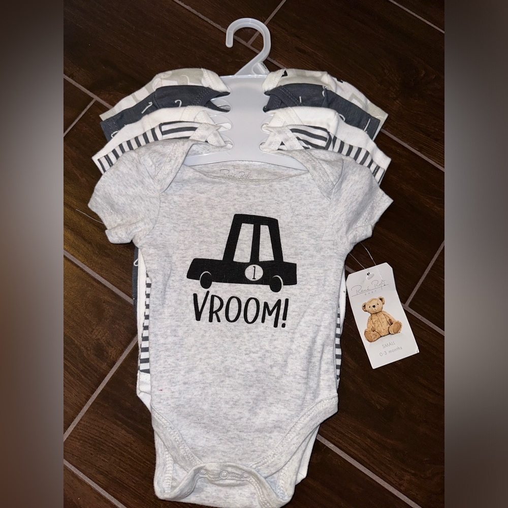0-3 months 5 piece set onesies